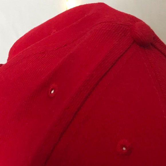 Red hat - Picture 3 of 5